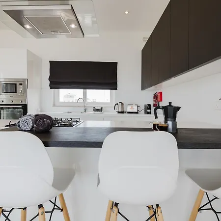 Stunning Penthouse With Private Pool By Homely 度假居 *