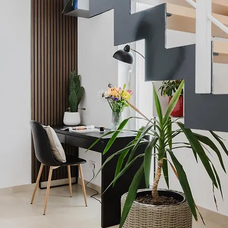度假居 Stunning Penthouse With Private Pool By Homely 梅利哈