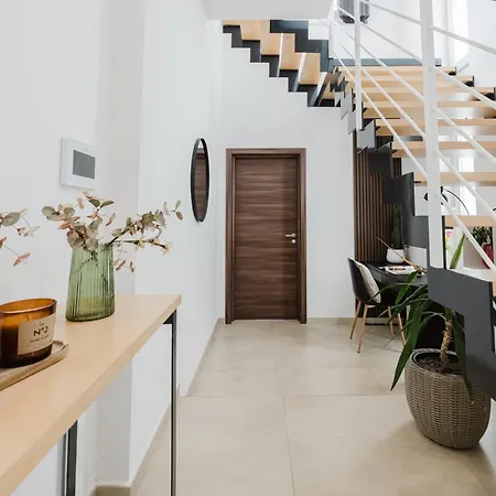 度假居 Stunning Penthouse With Private Pool By Homely 梅利哈