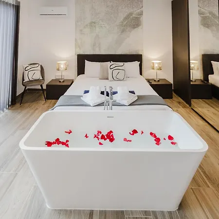 Stunning Penthouse With Private Pool By Homely 梅利哈
