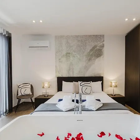 Stunning Penthouse With Private Pool By Homely 梅利哈