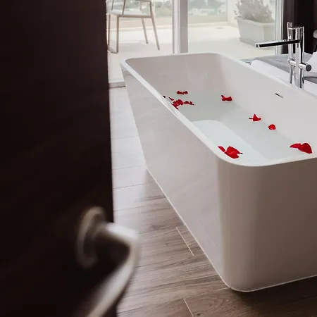 Stunning Penthouse With Private Pool By Homely 度假居 梅利哈