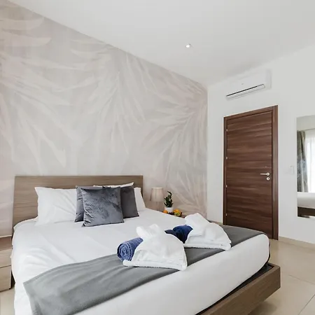 Stunning Penthouse With Private Pool By Homely 梅利哈