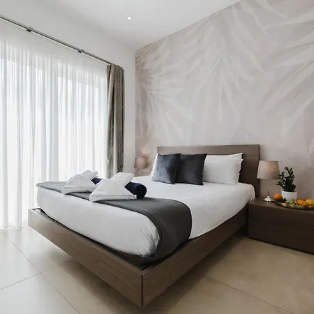 Stunning Penthouse With Private Pool By Homely 度假居 *