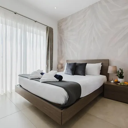 度假居 Stunning Penthouse With Private Pool By Homely *