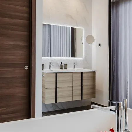 度假居 Stunning Penthouse With Private Pool By Homely 梅利哈