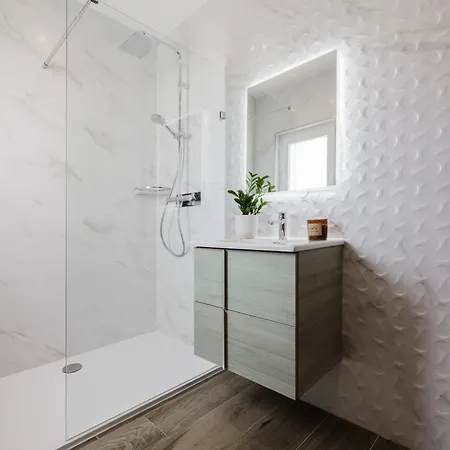 度假居 Stunning Penthouse With Private Pool By Homely 梅利哈