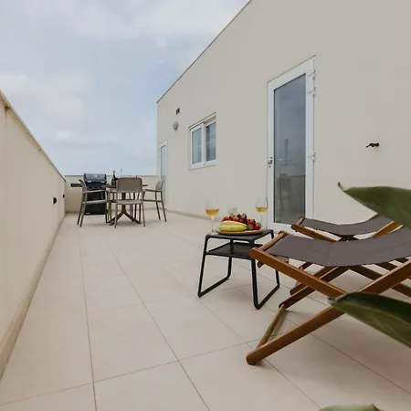 Stunning Penthouse With Private Pool By Homely * 梅利哈