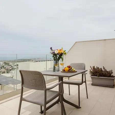 Stunning Penthouse With Private Pool By Homely * 梅利哈