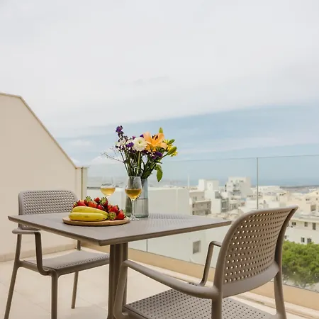 Stunning Penthouse With Private Pool By Homely * 梅利哈
